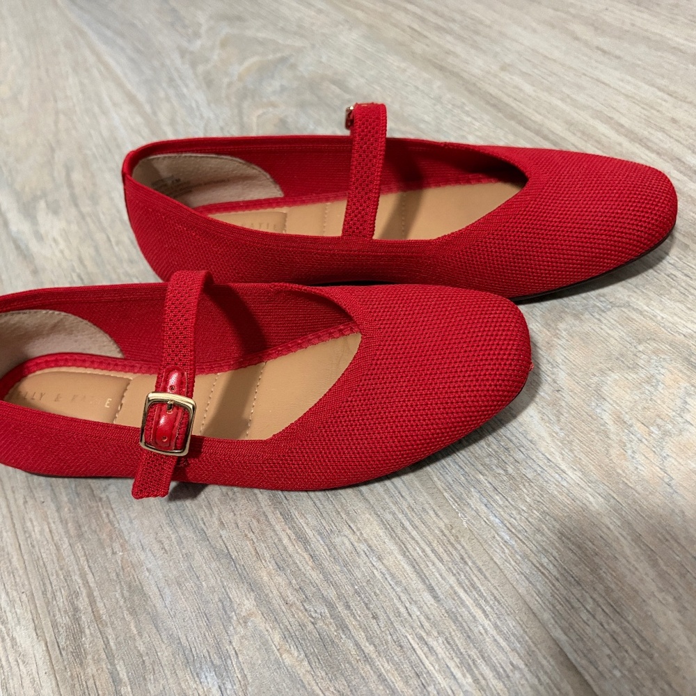LIKE NEW! Women's Elly & Katie Red Fabric Woven Flat Mary Janes - 6 - Picture 6 of 11